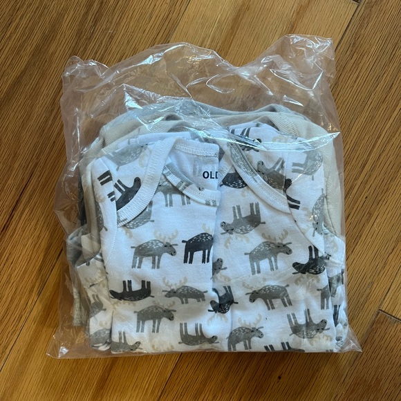 NEW 5-Pack Unisex Long-Sleeve Bodysuit for Baby - Picture 2 of 2